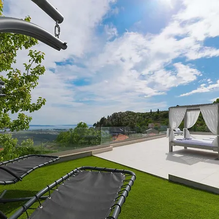 Sansa Villa *